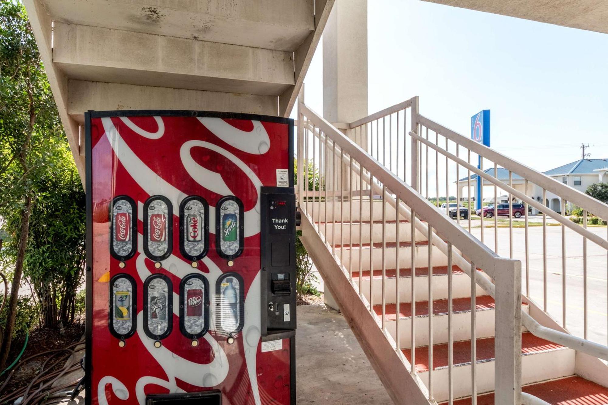 Motel 6 Seguin Tx Zewnętrze zdjęcie