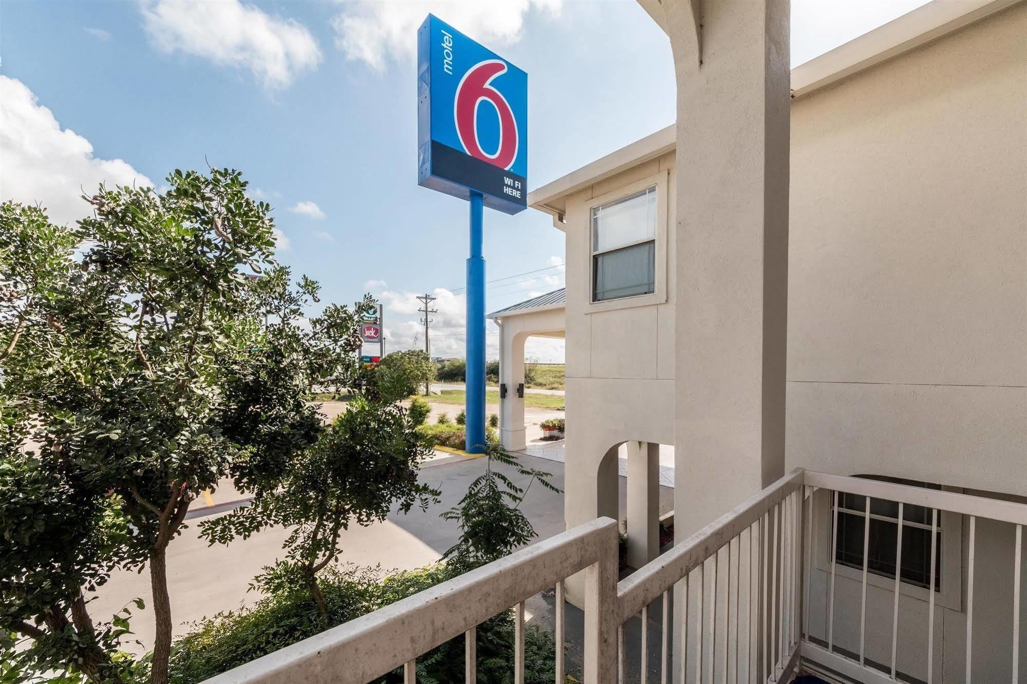 Motel 6 Seguin Tx Zewnętrze zdjęcie