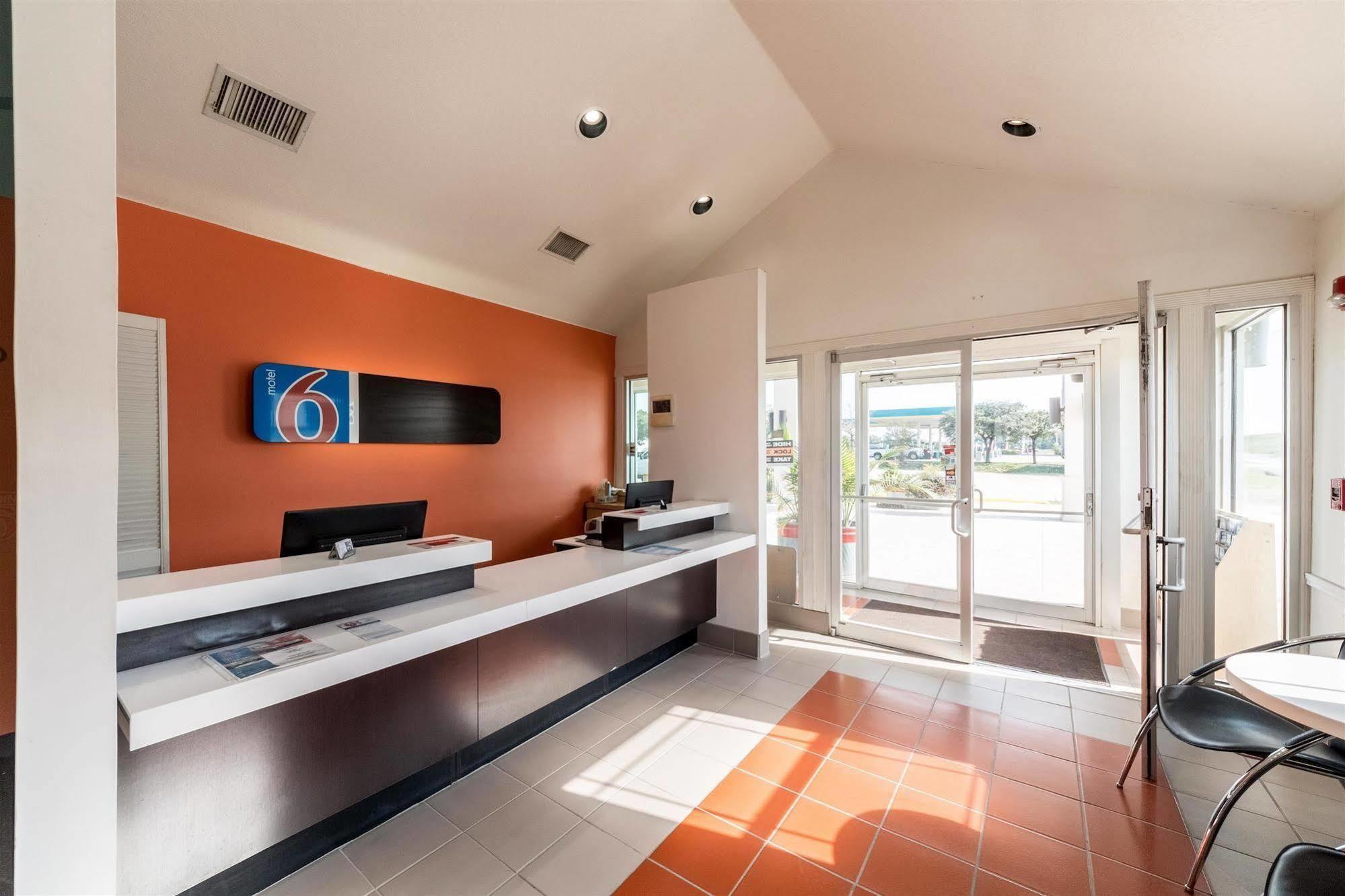 Motel 6 Seguin Tx Zewnętrze zdjęcie